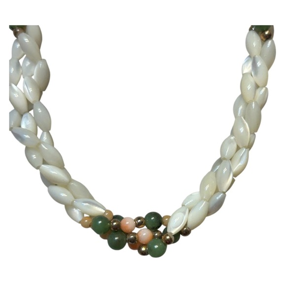 Vintage freshwater rice pearl, jade, and coral bead necklace - Picture 3 of 6